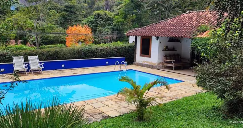 Casa para venda em petrópolis, araras, 4 dormitórios, 3 suítes, 4 banheiros, 3 vagas