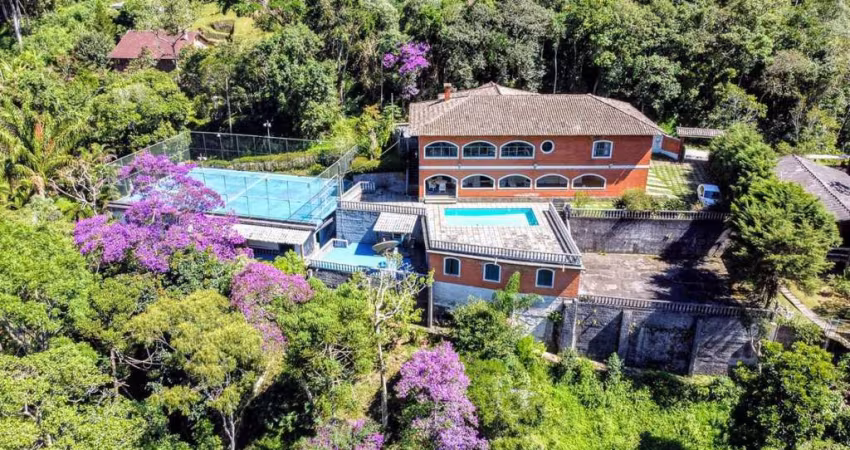 Casa para Venda em Petrópolis, Fazenda Inglesa, 4 dormitórios, 3 suítes, 4 banheiros, 5 vagas