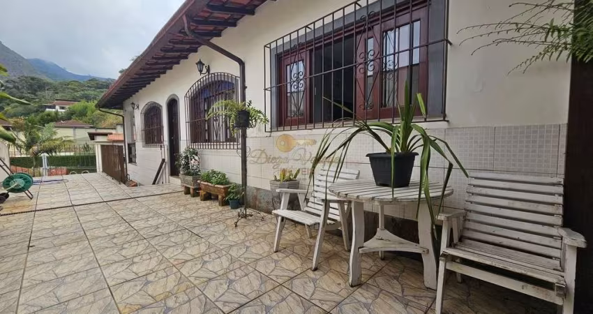 Casa para Venda em Teresópolis, Panorama, 3 dormitórios, 1 suíte, 3 banheiros, 4 vagas