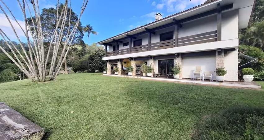 Casa para Venda em Teresópolis, Quebra Frascos, 5 dormitórios, 4 suítes, 5 banheiros, 2 vagas
