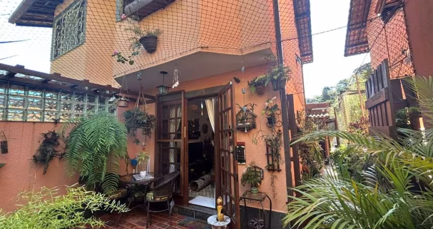 Casa em Condomínio para Venda em Teresópolis, Carlos Guinle, 3 dormitórios, 1 suíte, 2 banheiros, 1 vaga