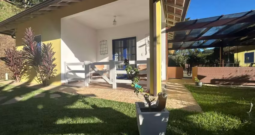 Casa para venda em petrópolis, secretario, 3 dormitórios, 2 suítes, 3 banheiros, 6 vagas