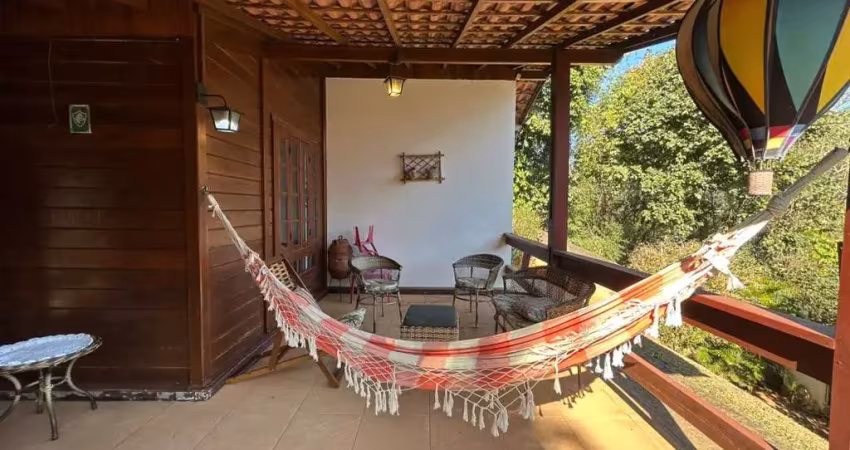 Casa para venda em petrópolis, araras, 3 dormitórios, 1 suíte, 2 banheiros, 3 vagas