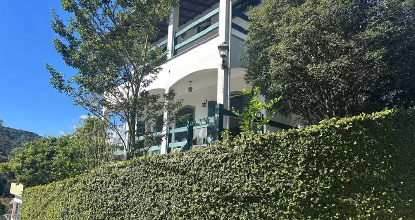 Casa para venda em petrópolis, mosela, 3 dormitórios, 1 suíte, 3 banheiros, 2 vagas