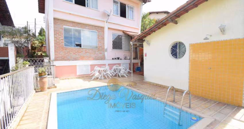 Casa para Venda em Teresópolis, Jardim Cascata, 3 dormitórios, 1 suíte, 4 banheiros, 2 vagas