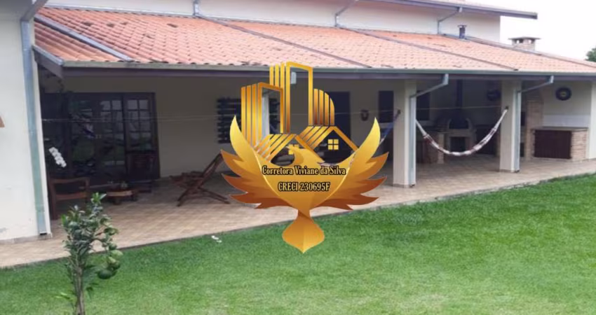 Casa à venda em Taubaté-SP: 3 quartos, 1 suíte, 1 sala, 3 banheiros, 6 vagas de garagem, 240m² - Imperdível!