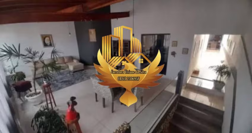 Casa Ampla, Arejada e Boa Localização. Oportunidade Única !!