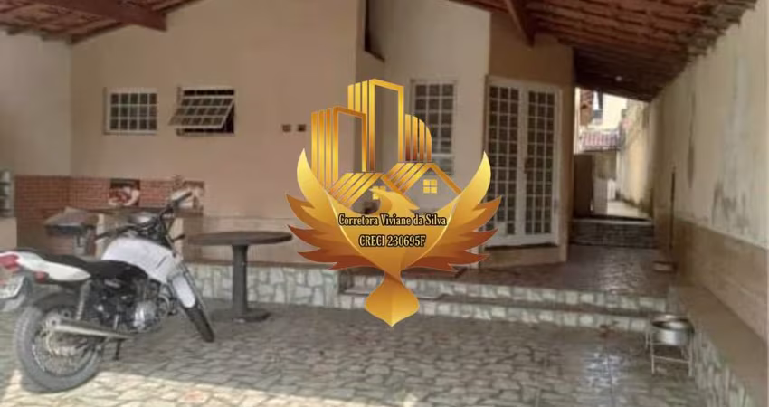 Imperdível oportunidade! Casa à venda em Taubaté-SP, Vila São José. 3 quartos, 1 suíte, 2 salas, 2 banheiros, 2 vagas, 435m².