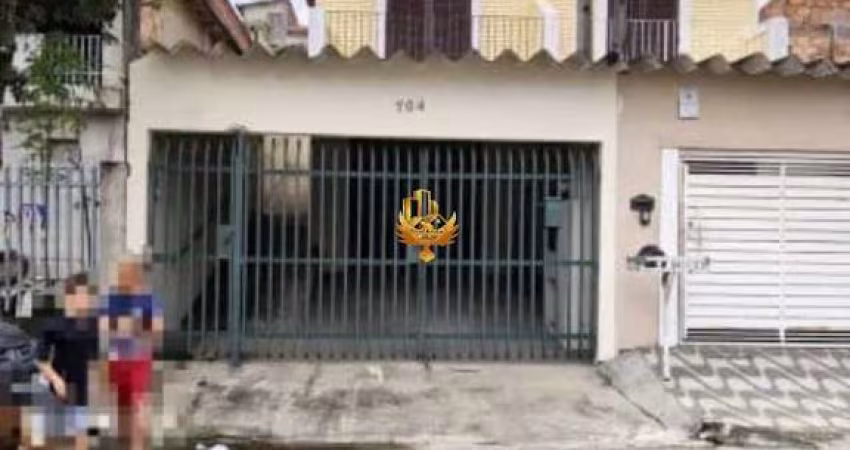 Casa à venda em Taubaté-SP, bairro Chácara São Silvestre: 3 quartos, 1 sala, 1 banheiro, 2 vagas de garagem, 200m².