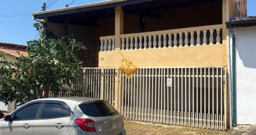 Impecável casa à venda em Taubaté-SP, no bairro Chácara Santa Luzia: 4 quartos, 1 sala, 2 banheiros, 2 vagas, 225m².