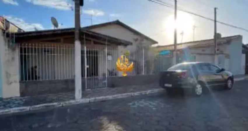 Casa à venda no centro de tremembé-sp: 3 quartos, 1 sala, 1 banheiro, 4 vagas de garagem, 350,00 m² de área. aproveite!