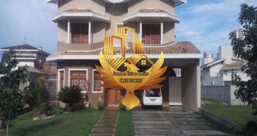 Casa em Condomínio à Venda em Taubaté-SP  3 Quartos, 1 Suíte, 4 Banheiros, 4 Vagas de Garagem  300m²  Condomínio Taubaté Village