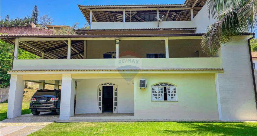 Oportunidade: ampla casa à venda a 100 metros do mar em Búzios/RJ