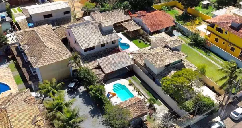 Oportunidade 2 casas com piscina- sauna quintal boa localização rasa, armação dos búzios, rj