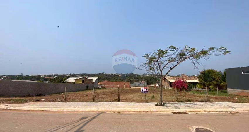 Dois terrenos geminados de 600m2 cada, á venda no bairro da Vila Verde (Rasa).