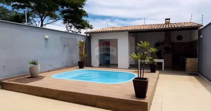 Otima oportunidade /Casa de 3 Quartos no Mar do Norte, Rio das Ostras: Conforto e Qualidade de Vida Perto da Praia'