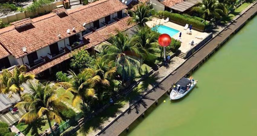 OPORTUNIDADE Casa a beira do canal da Marina em Búzios com ótimo preço