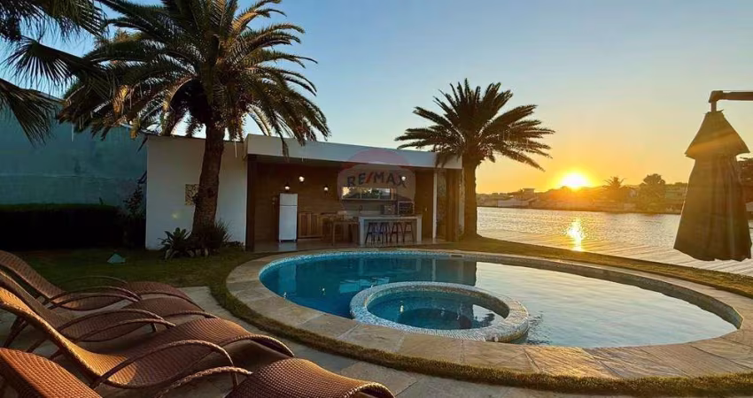 Casa à Beira-Mar em Ogiva com Piscina e Deck