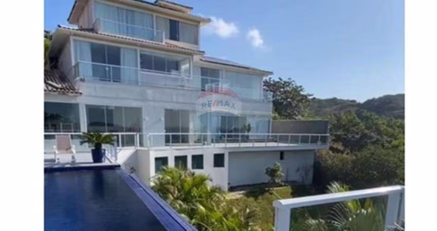 Seu Refúgio de Luxo no Alto de Búzios