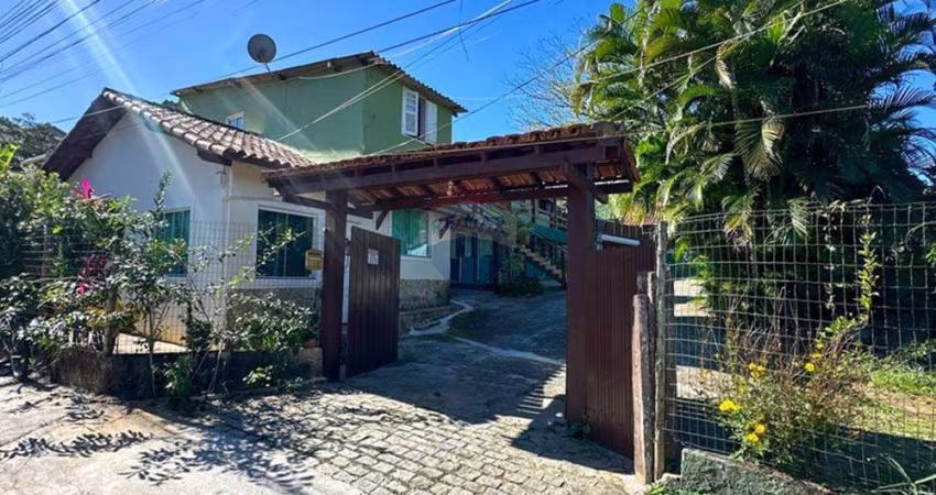 Pousada à venda com Casa Residencial em Manguinhos