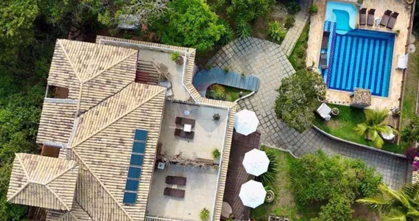 À Venda: Casa de Alto Padrão com Piscina na Ferradura – Armação dos Búzios