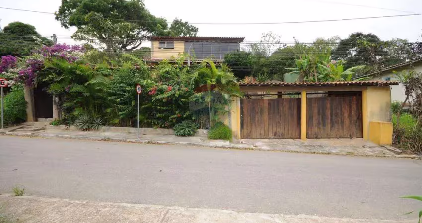 À venda: casa com 6 quartos sendo 4 suítes em terreno de 907 m² em josé gonçalves, armação dos búzios