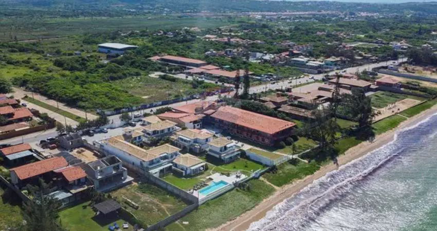 Apartamento à venda na marina, pé na areia, excelente opção de investimento em búzios!