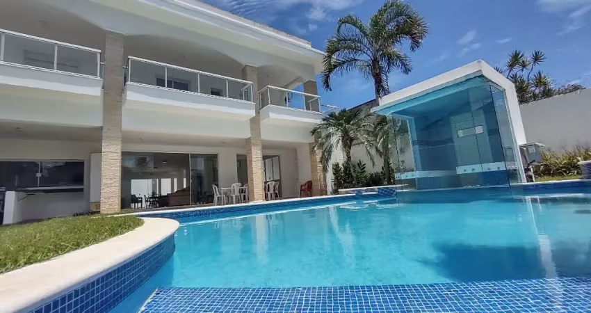 Casa de luxo à venda no guarujá: 5 quartos, 5 suítes, 3 salas, 8 banheiros, 3 vagas, 485m²