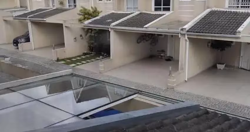 Sobrado para Venda em Curitiba, Uberaba, 4 dormitórios, 2 suítes, 4 banheiros, 3 vagas