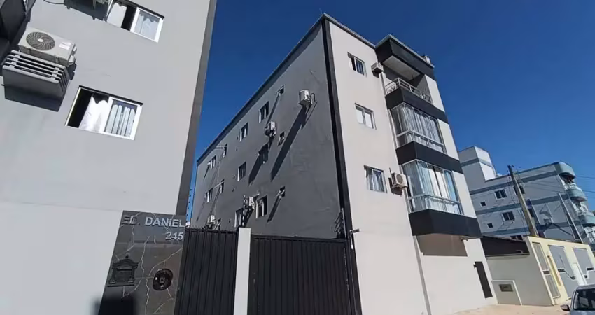 Apartamento com 2 quartos para alugar na Dom Ricardo, 245, Vila Real, Balneário Camboriú