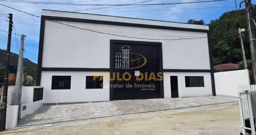 Barracão / Galpão / Depósito à venda na Rio Tocantins, 680, Rio Pequeno, Camboriú