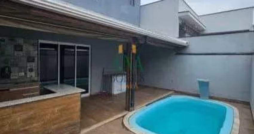 Sobrado de 03 dormitórios e Condomínio.