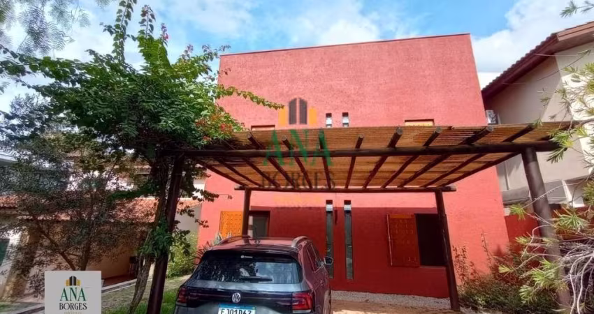 Vendo ou Alugo Casa condomínio Granja Olga 305 m² AC  250 m² Terreno.