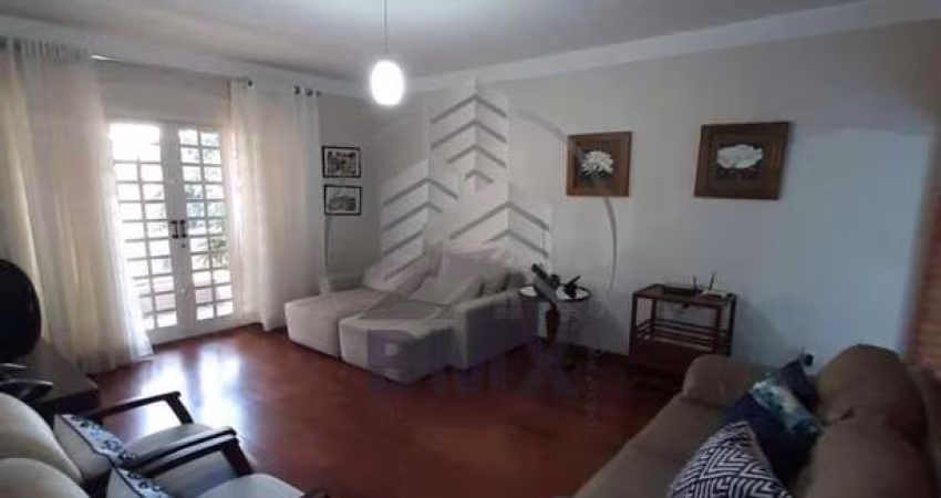 Excelente casa, 203 m², 3 suítes (1 c closet), ampla sala, modulados, quintal c área gourmet c churrasqueira, 2 vagas, próxima Centro-SorocabaSP