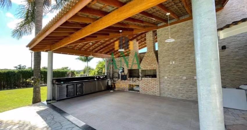 Belíssima Casa a Venda no Parque Village Castelo - Itu
