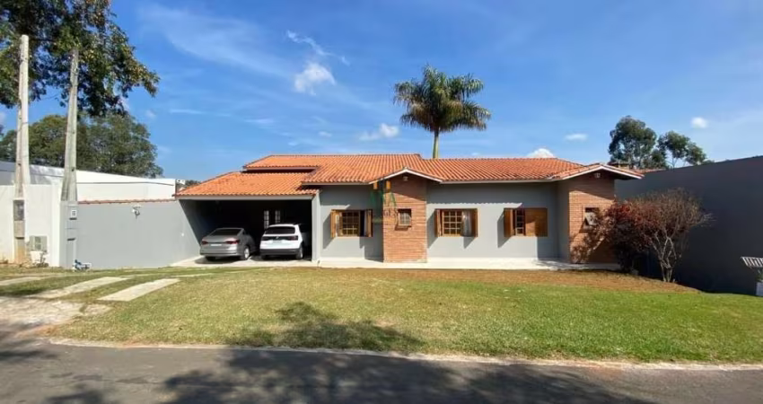 Casa térrea no centro de Araçoiaba da Serra