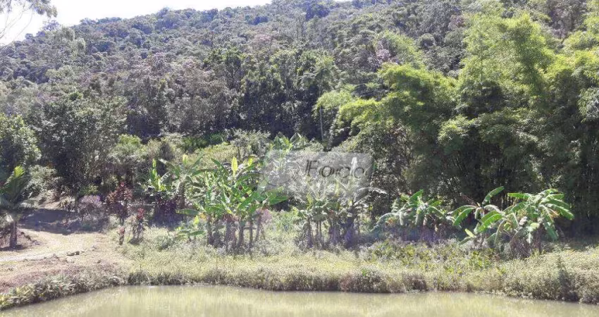 Sítio com 3 dormitórios à venda, 302000 m² por r$ 1.200.000,00 - centro - tapiraí/sp