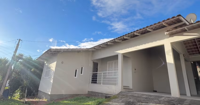 Casa com 03 quartos ao lado da UFSC!!
