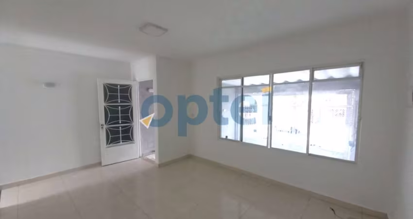 Casa Térrea, Jardim Hollywood, SBC, 120 m² , 03 Dormitórios,01 suíte, sala, corredor lateral, 02 banheiros, 02 vagas de garagem,