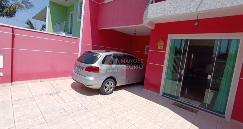 Sobrado à Venda em Vila Nova - Araucária: 3 Dormitórios por R$650000