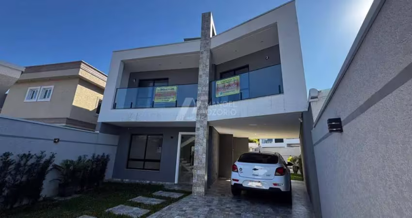 Sobrado com piscina e ampla área gourmet em araucária
