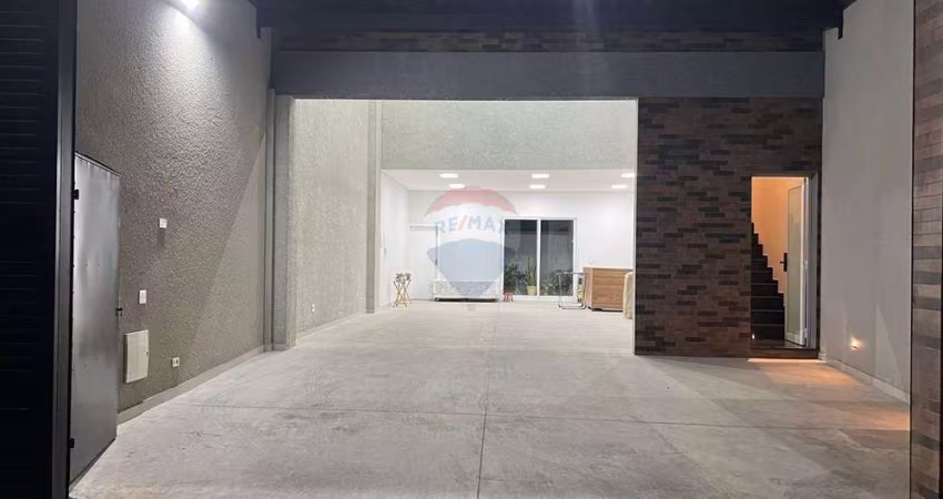 Linda casa para locação composta por cozinha, sala, quarto, 3 banheiro e área de serviço.