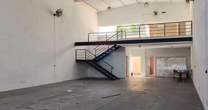 Excelente galpão em ótima localização, próximo ao Terminal Vila Sônia do Metrô.