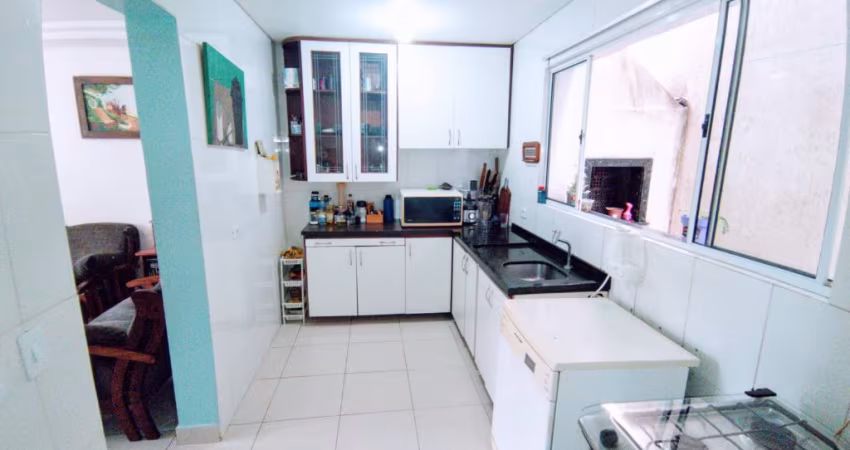 Sobrado, 3 dormit. sendo 1 suíte à venda,  Pilarzinho, Paraná