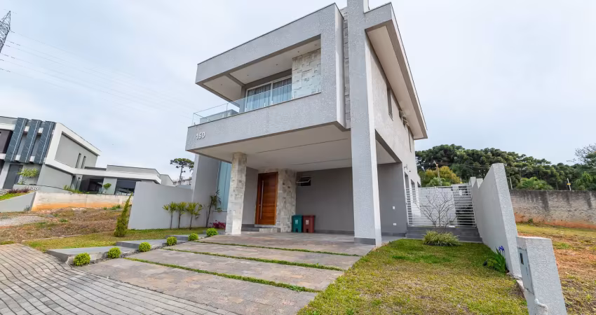 Linda casa nova em condominio seguro e próx aos parques tingui e tangua
