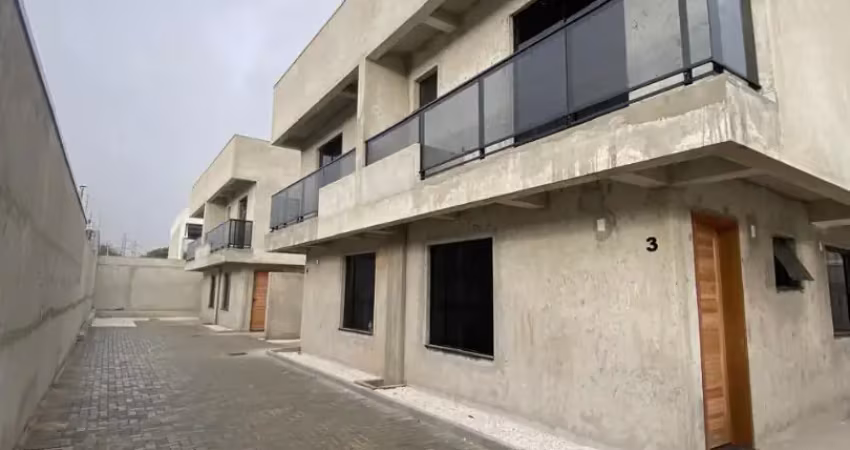 Sobrado interno no alto boqueirão 3 quartos sendo uma suite ampla