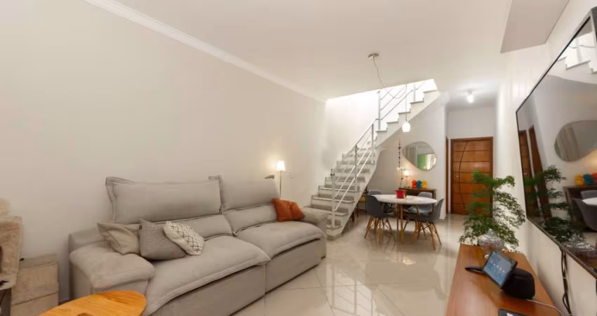 Atraente casa tipo para venda com 3 quartos, sendo 1 suíte, 115m²