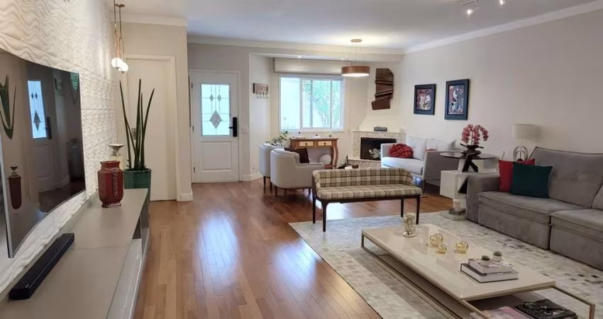 Sensacional casa em condomínio para venda com 4 quartos, sendo 2 suítes, 260m²