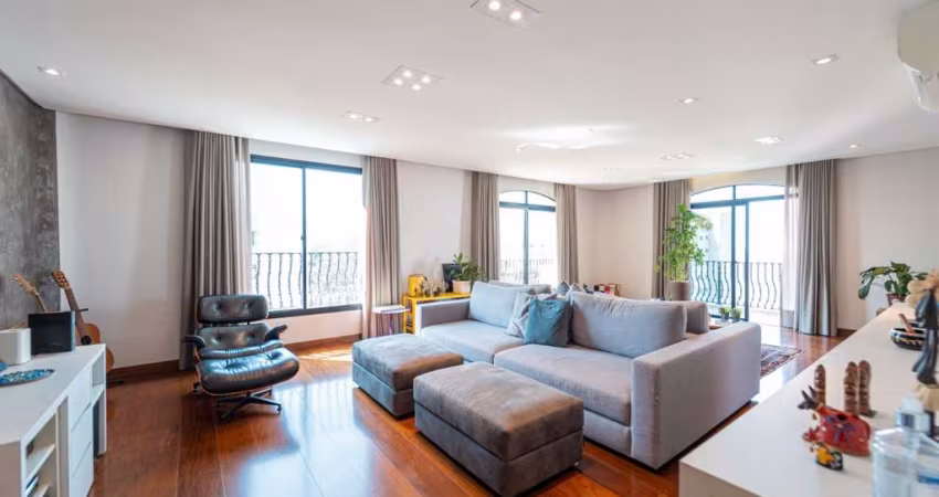 Atraente apartamento tipo para venda com 4 quartos, sendo 2 suítes, 285m²