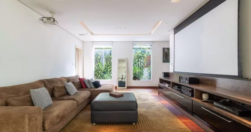 Funcional casa tipo para venda com 5 quartos, sendo 4 suítes, 528m²